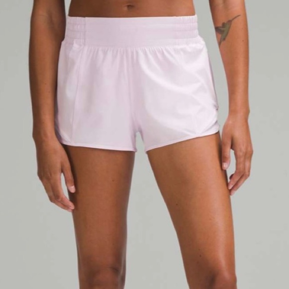 Lululemon Hotty Hot Short II High Rise 4" Meadowsweet Pink Lined Size 2